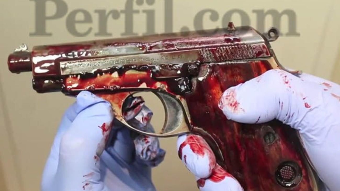 El arma que se encontró junto al cuerpo de Alberto Nisman. 