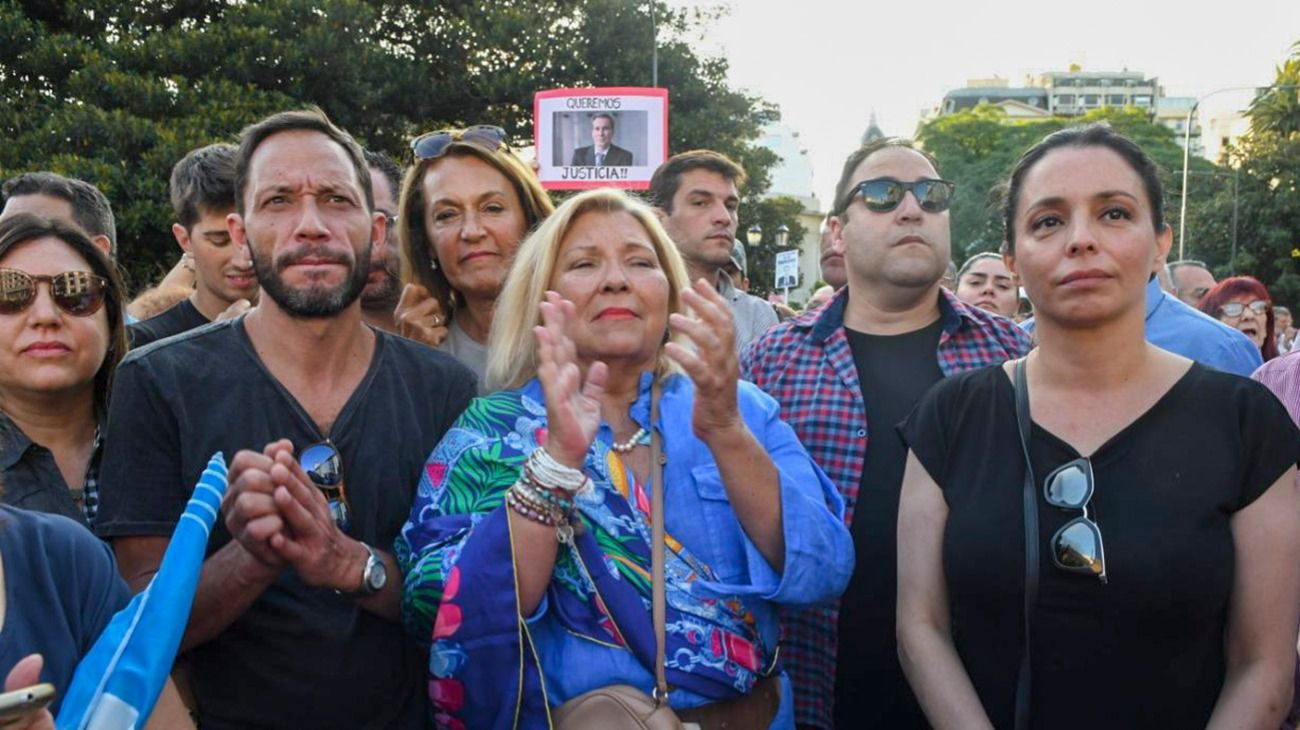 Carrió fue una de los dirigentes de Juntos por el Cambio que estuvo en el acto de Nisman.