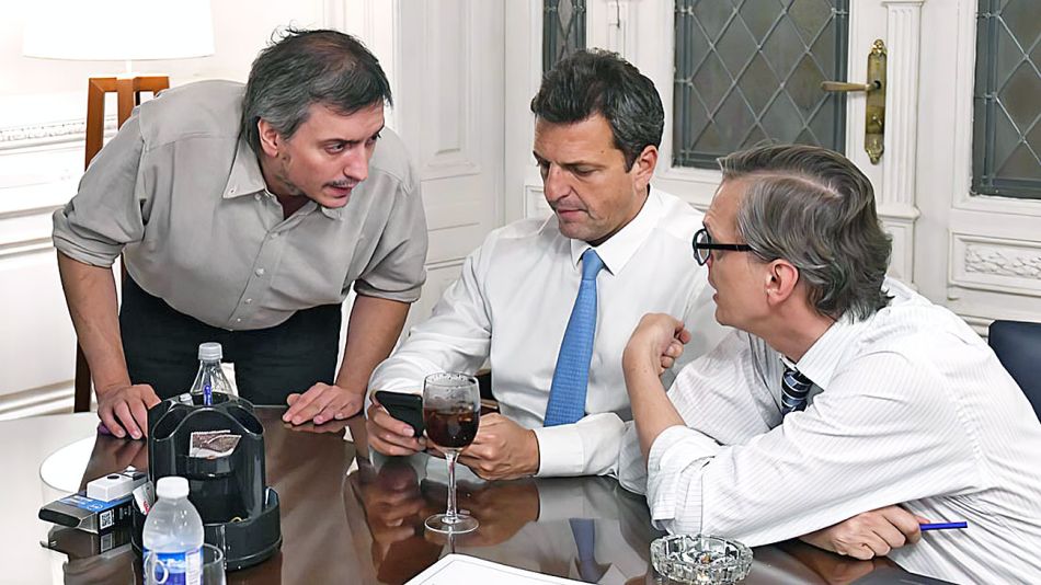 20201901_maximo_kirchner_massa_cedoc_g.jpg