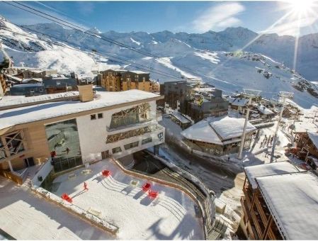 Vista de Club Med Val Thorens, en los Alpes franceses.