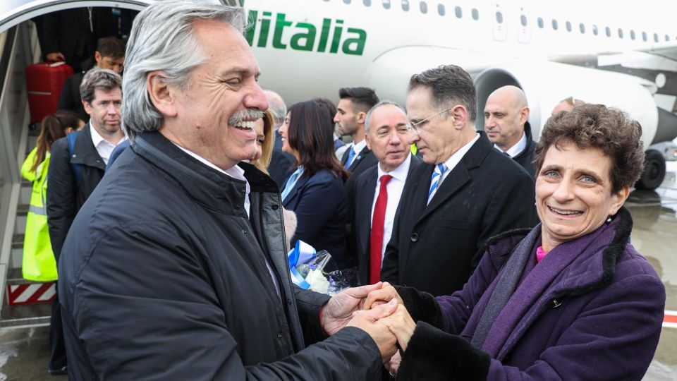 El Presidente Alberto Fernández llegó a Israel acompañado por su mujer Fabiola Yañez.
