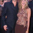 Jennifer Aniston y Brad Pitt, la primera aparición pública en 1999 en los Emmys. 
