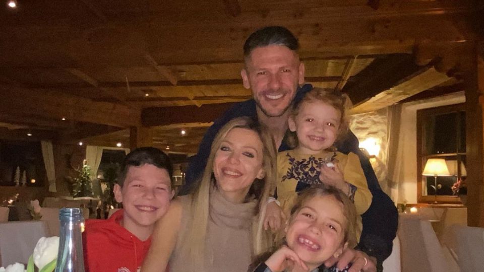 Espía las vacaciones en la nieve de Austria de Evangelina Anderson y su familia