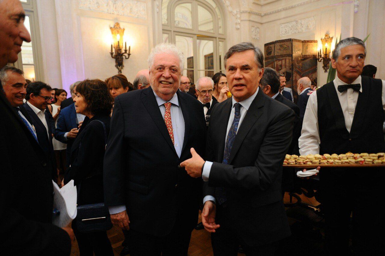 El ministro de Salud, Ginés Gonzáles García junto a Manuel Otero, Director General del IICA.