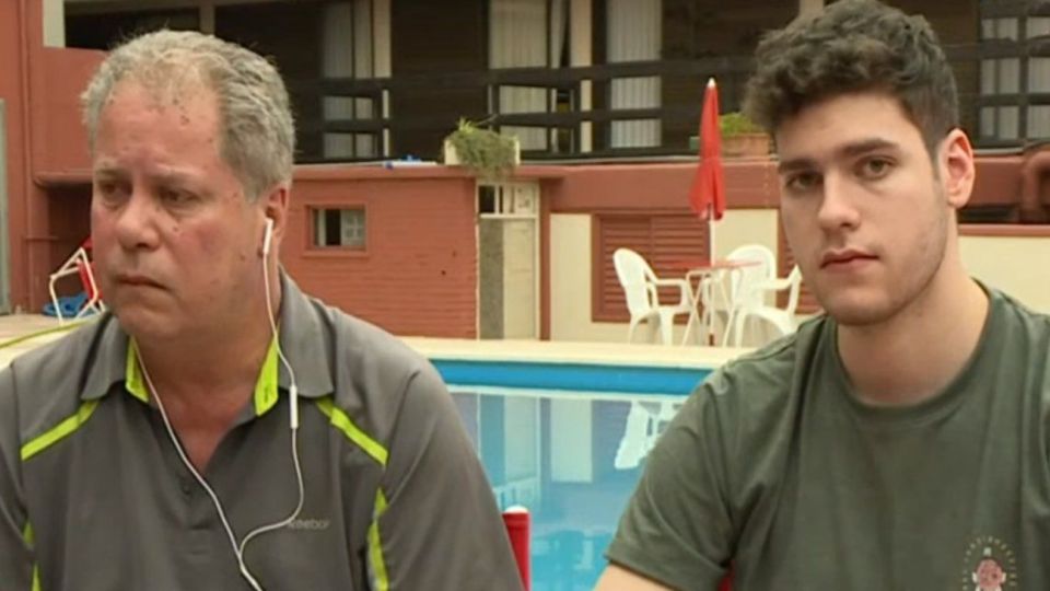 José Ventura junto a su hijo Pablo, el joven que había sido acusado del crimen de Fernando pero que ya recuperó su libertad.