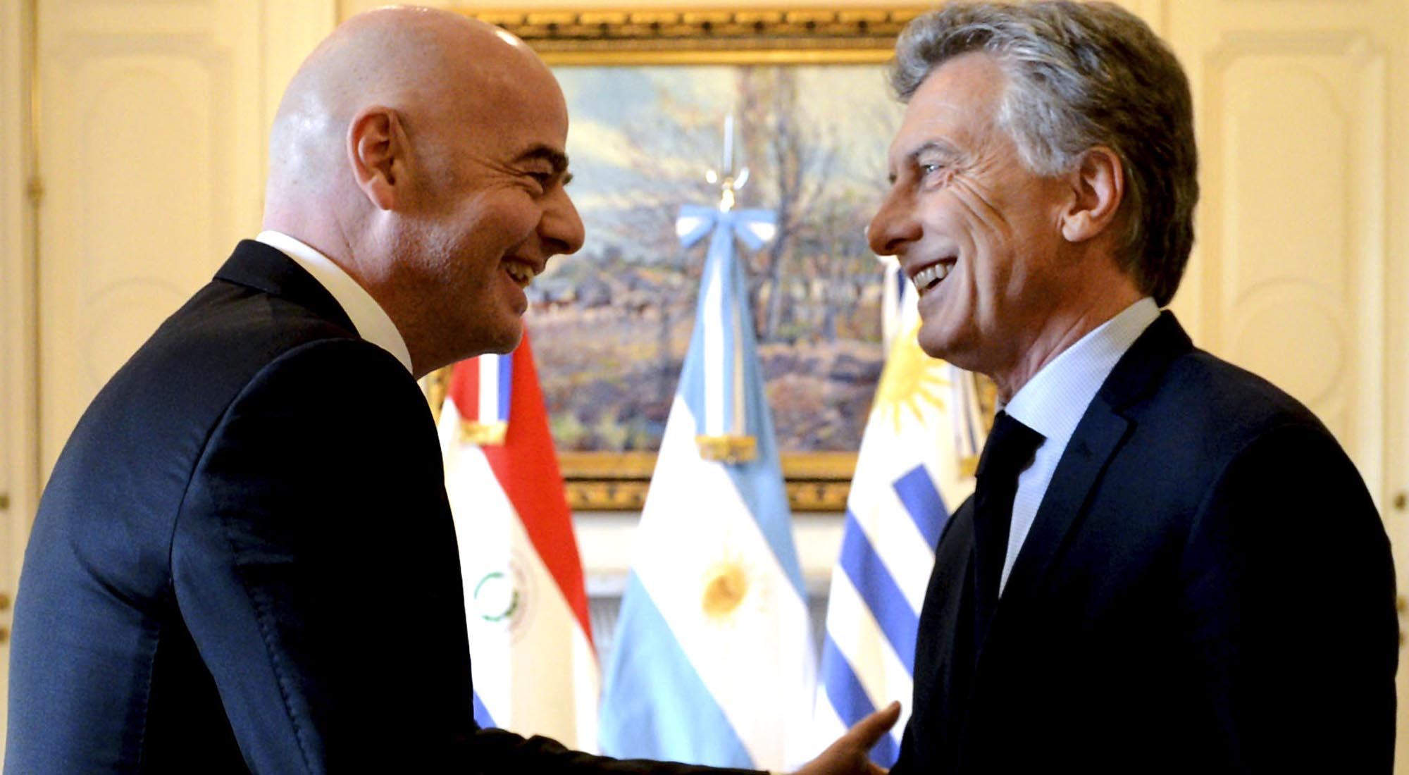 Gianni Infantino y Mauricio Macri.