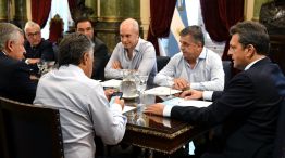 Sergio Massa recibe a gobernadores y legisladores de Juntos por el Cambio para hablar sobre las deudas provinciales.