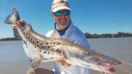 En Gualeguay podemos practicar la pesca con señuelos o cebos naturales.