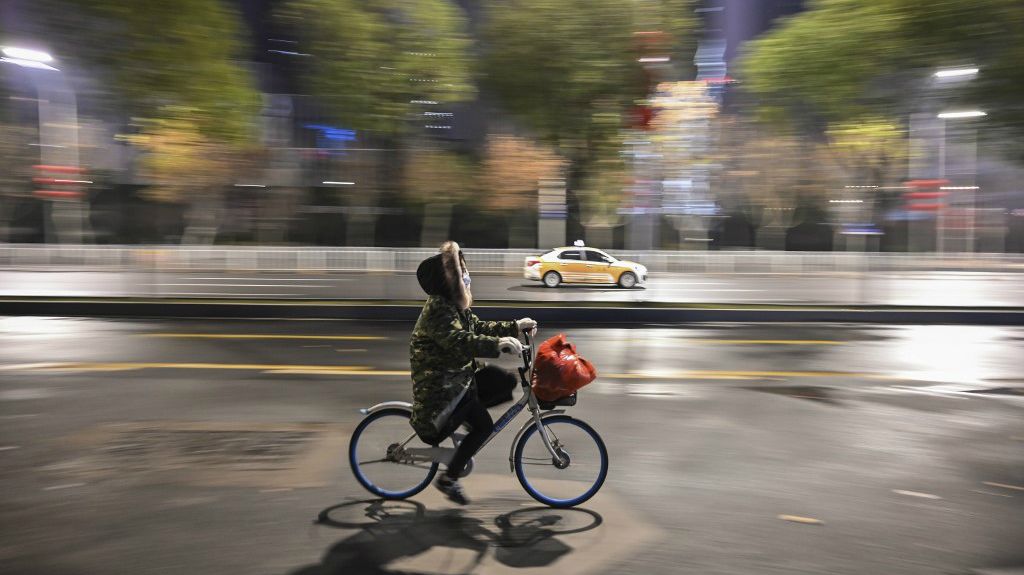 La ciudad china de Wuhan, donde nació el nuevo coronavirus, paralizada.