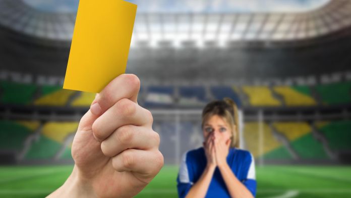 Tarjeta amarilla en fútbol femenino 20200130
