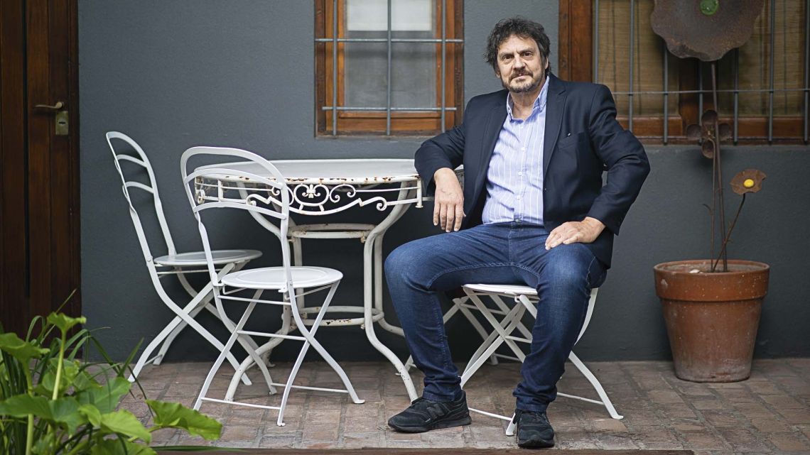 Felipe Pigna presentó su último libro en Pinamar. | Foto:Mario De Fina (Desde Pinamar)