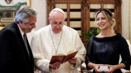 Fabiola Yañéz dio cátedra de elegancia con su atuendo para visitar al Papa Francisco