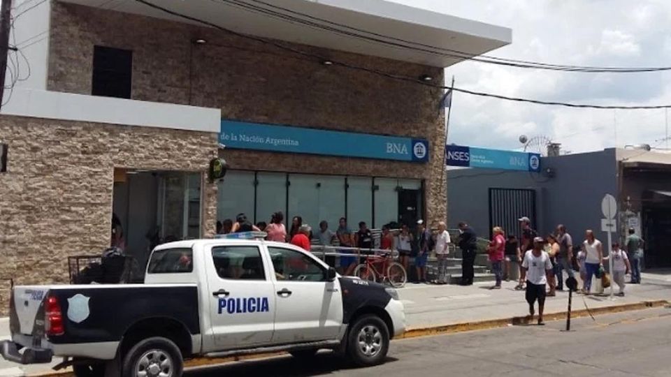 El frente del Banco Nación de Isidro Casanova.
