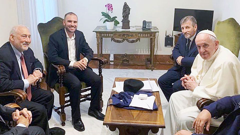 Metafísica. En el Vaticano se reunirán Stiglitz y Guzmán (quizá vuelva a sumarse el Papa) con el FMI.