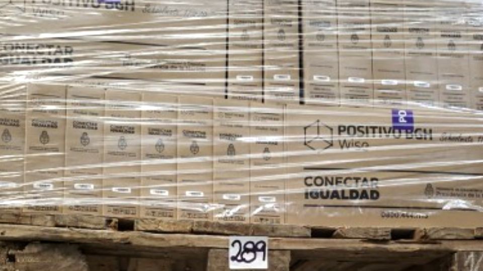 Las pilas de artículos electrónicos con destino educativo en Tortuguitas.