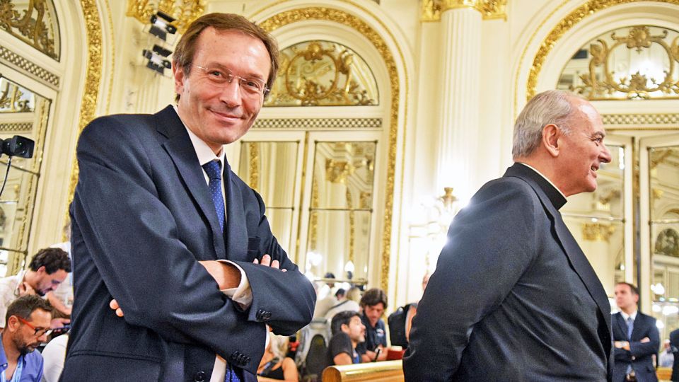 VIP. Beliz invitó al obispo argentino a la asunción de Alberto, y Sorondo se lo retribuyó con una misa.