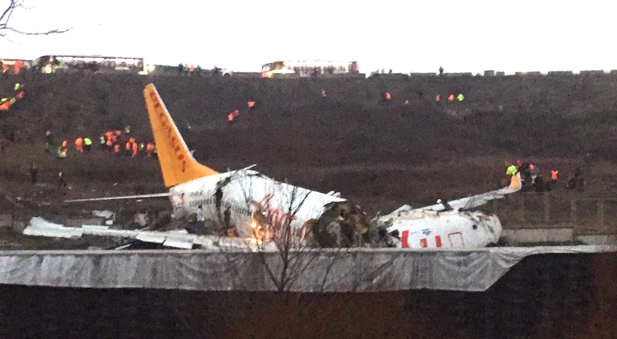 Un avión se salió hoy de la pista de aterrizaje en el Aeropuerto Internacional Sabiha Gokcen de Estambul