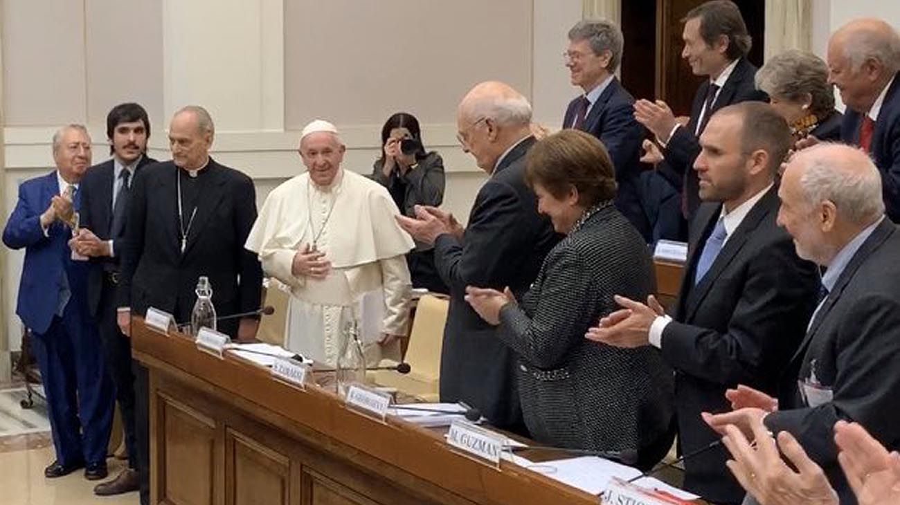 El Papa en reunión con Kristalina Georgieva y Martín Guzmán, ministro de hacienda de Argentina.