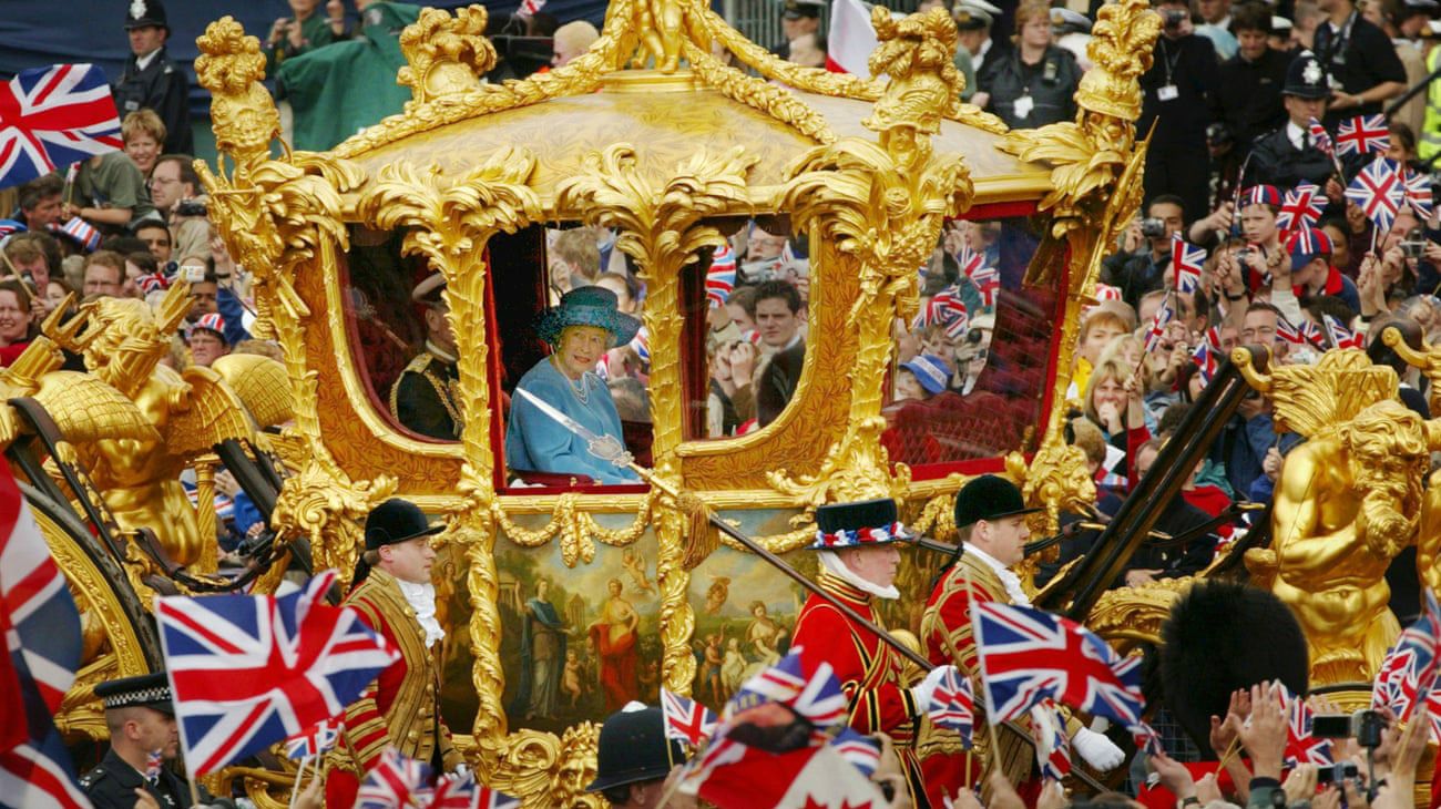 La vida de la reina Isabel II en fotos.