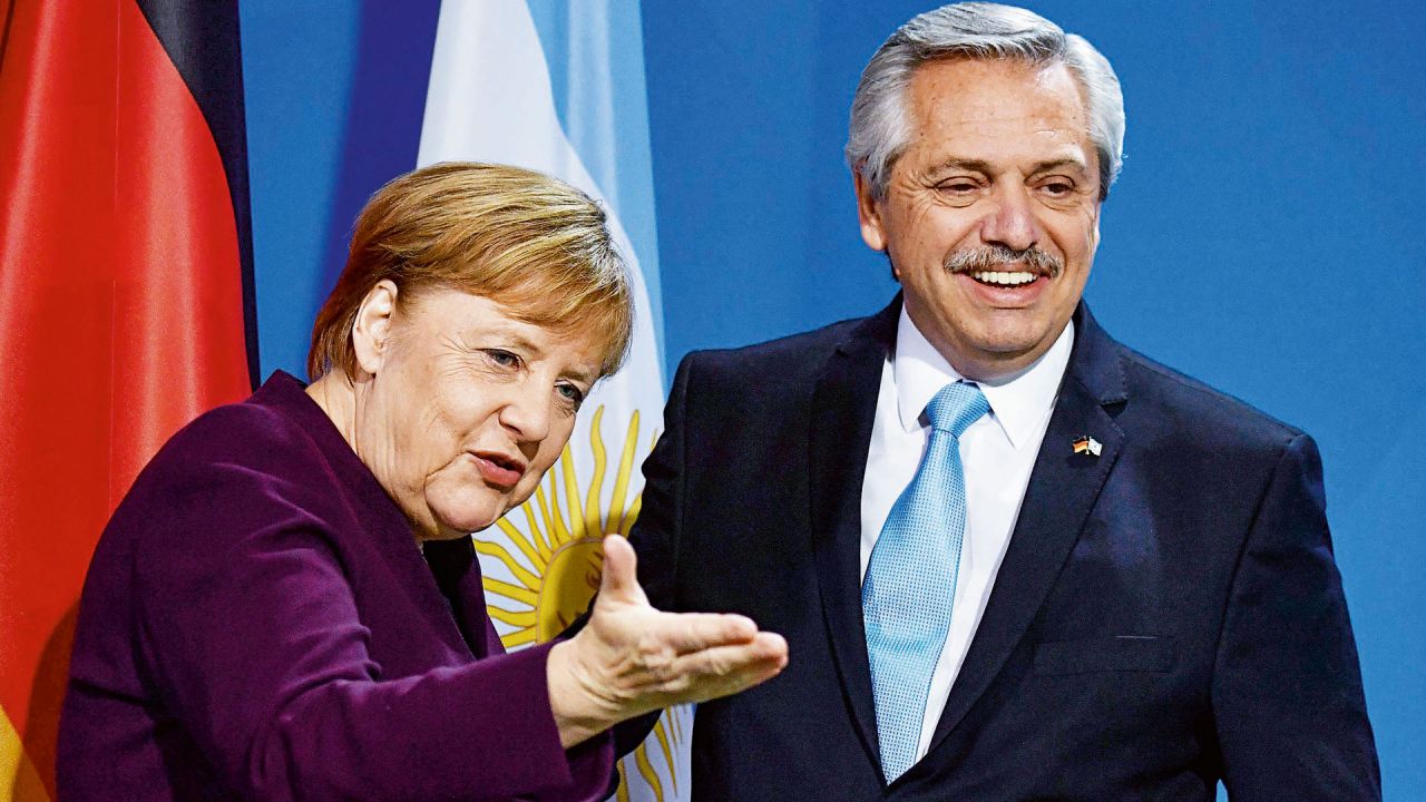 Angela Merkel y Alberto Fernández. | Foto:AFP.