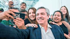 20200209_encuesta_alberto_fernandez_cedoc_g.jpg