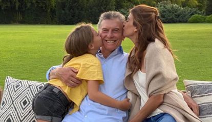 El amoroso mensaje de cumpleaños de Juliana Awada, junto con Antonia, a Mauricio Macri