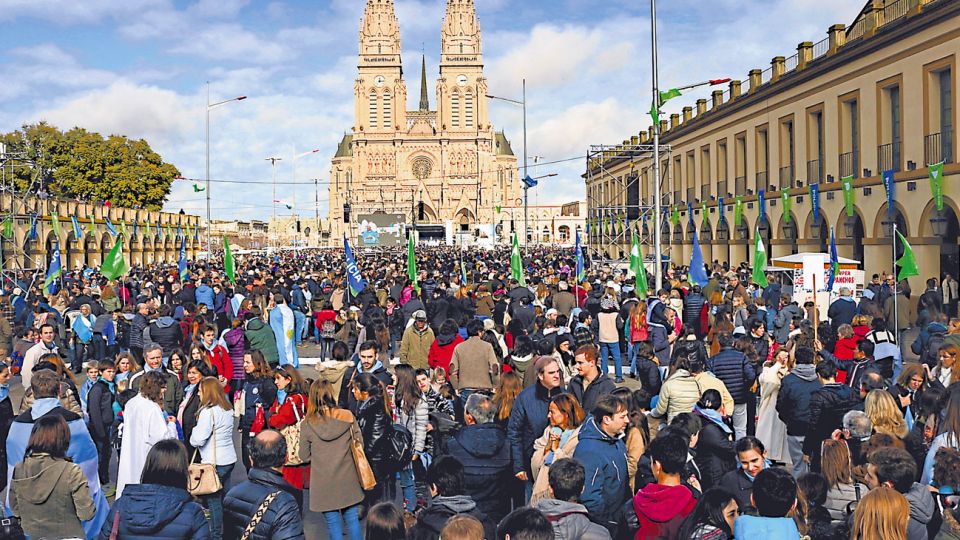 20200208_iglesia_lujan_marcha_cedoc_g.jpg