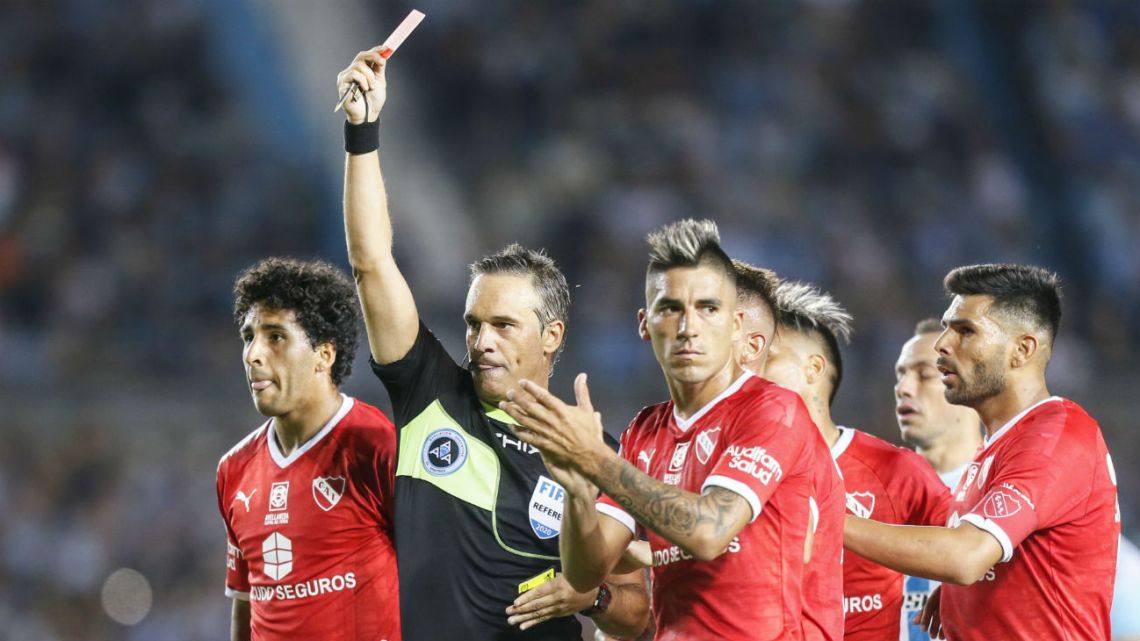 Resultado de imagen de TRIUNFO HISTORICO DE RACING FRENTE AL ROJO