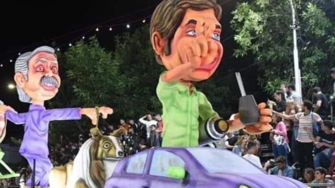 Las carrozas de Alberto y Axel Kicillof | Foto:Cedoc