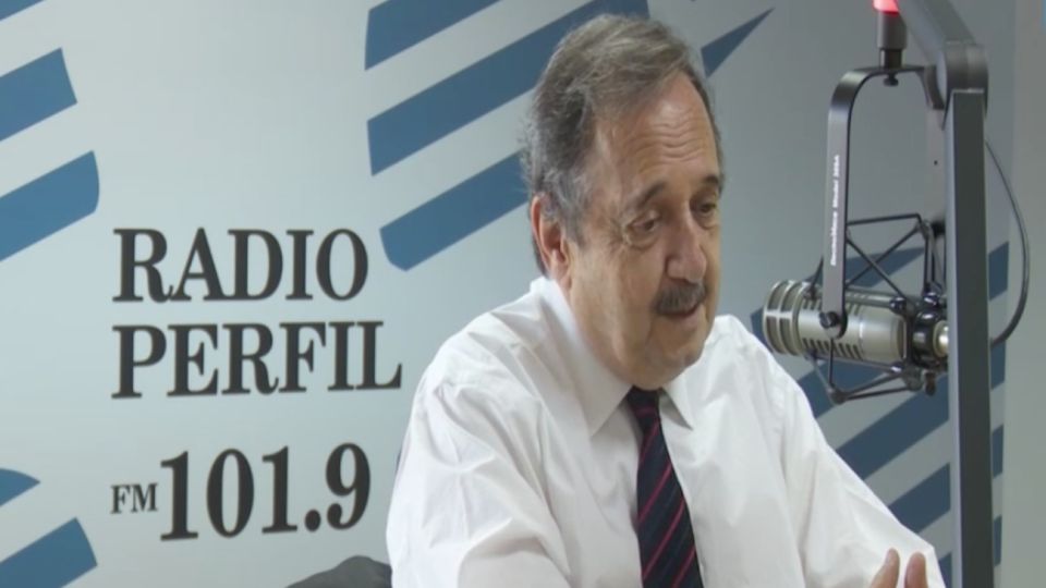 Ricardo Alfonsín dialogó con Edi Zunino en los estudios de Radio Perfil.