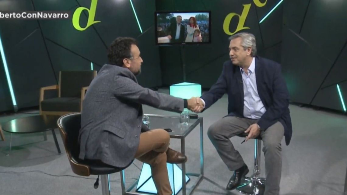 Alberto Fernández con Roberto Navarro | Foto:Cedoc