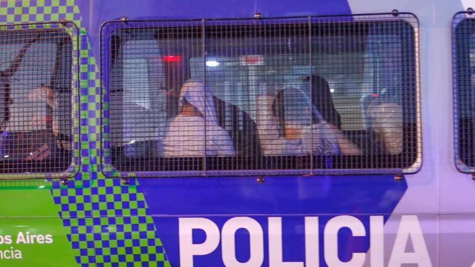 Traslado de rugbiers acusados de asesinar a Fernando Sosa Báez.