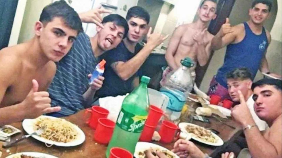 Visitas. Reciben a sus familiares una vez a la semana y solo puede ingresar a la celda Hugo Tomei, el abogado que los defiende.
