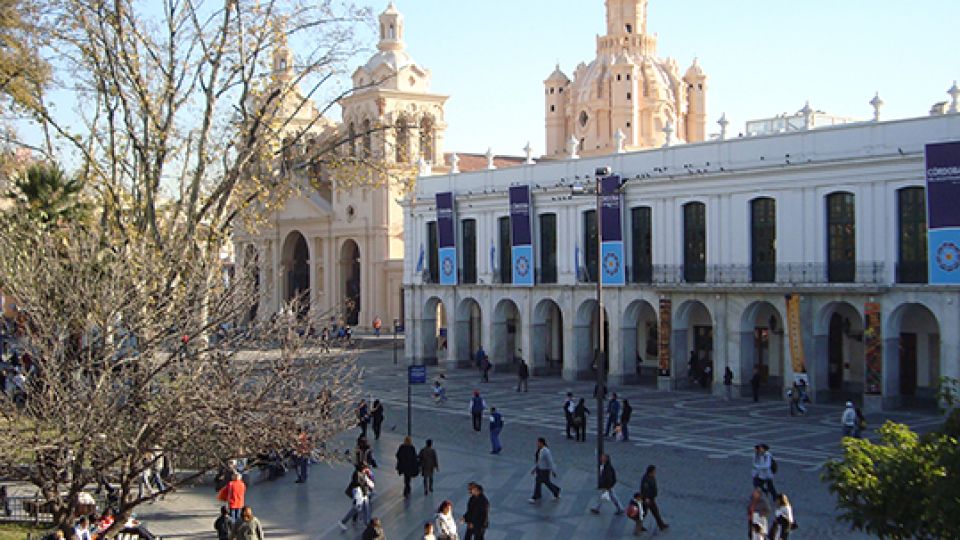 La Catedral, el Cabildo Histórico y la plaza San Martín vistos desde el balcón del Obispo Mercadillo.