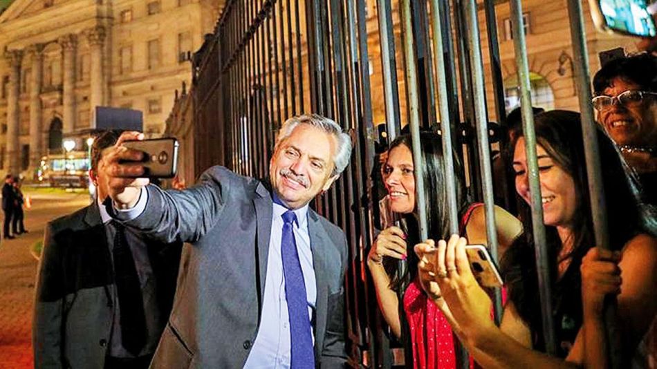 20200216_alberto_fernandez_selfie_presidencia_g.jpg