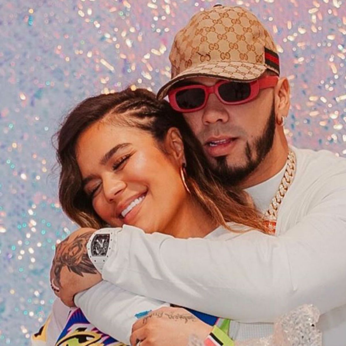 Caras Mira El Ostentoso Y Millonario Regalo Que Le Hizo Anuel Aa A Karol G Por Su Cumpleanos Karol g y anuel aa se comprometieron el pasado 14 de febrero. millonario regalo que le hizo anuel aa
