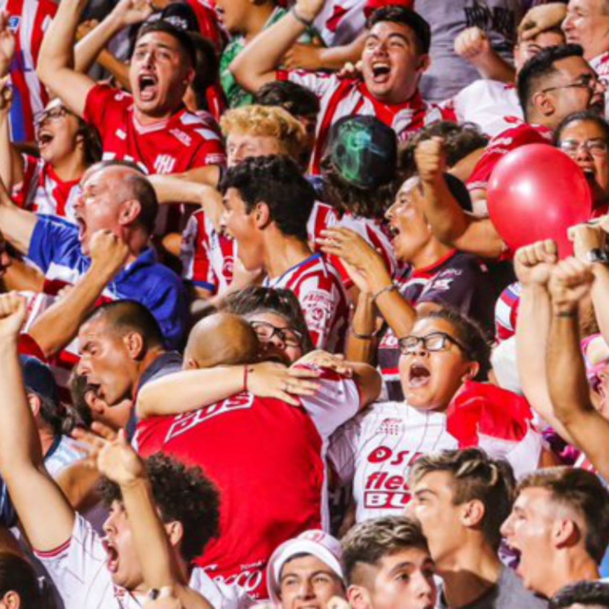 442 Atacaron A Balazos A Un Micro Con Hinchas De Union