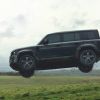 El nuevo Land Rover Defender durante los ensayos de la película de James Bond No Time for Die.