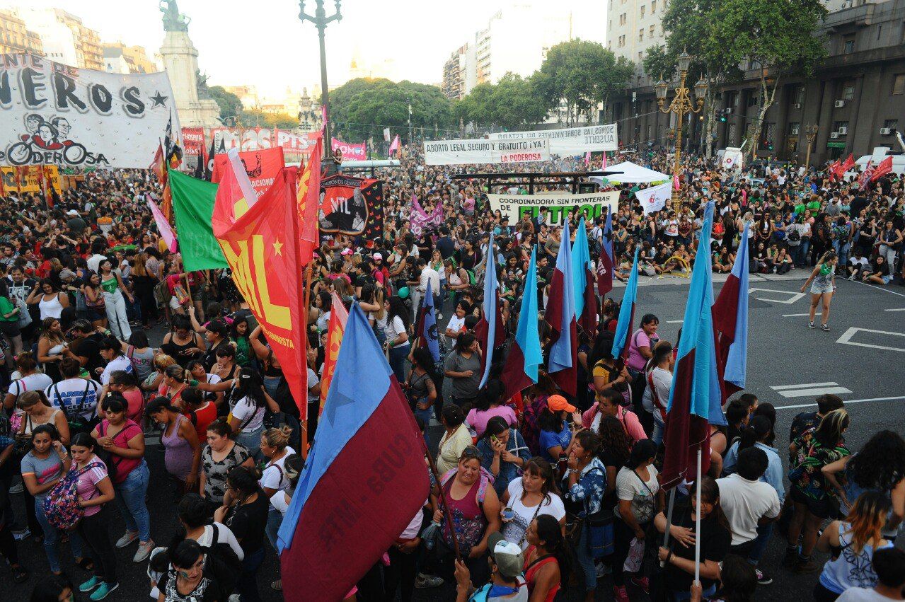 Movilización masiva en el Congreso en reclamo por el aborto legal. 