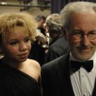 Mikaela y Steven Spielberg