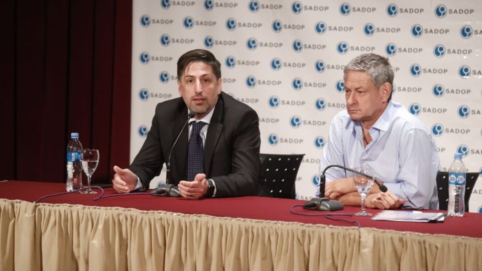 Nicolás Trotta y Jorge Kalinger, secretario general del gremio de los docentes privados (Sadop).