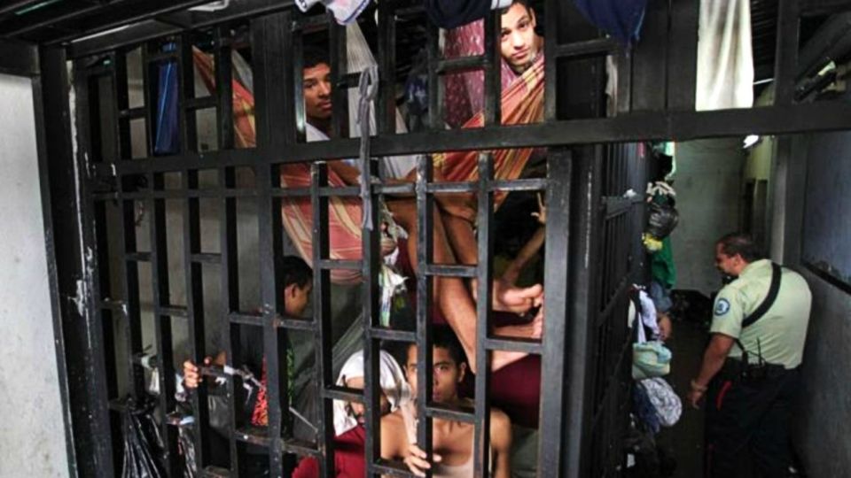 Venezuela tiene unas 30 cárceles con problemas de sobrepoblación, hacinamiento y violencia.