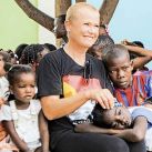 El sentido viaje solidario de Xuxa y su hija Sasha por el continente africano
