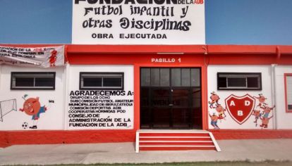 Una obra de otro planeta: el club Berazategui inauguró vestuarios con paneles de energía solar.