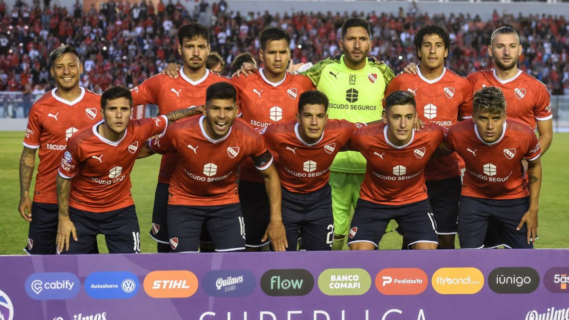 El Independiente argentino se queda sin todos sus trofeos por una deuda con  un jugador - Estadio Deportivo