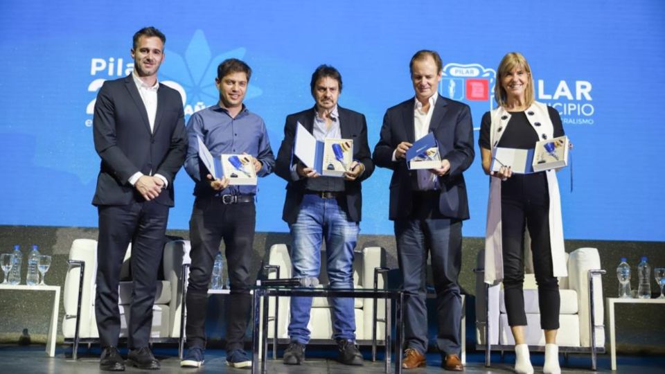 Axel Kicillof y Gustavo Bordet en el bicentenario del Tratado de Pilar.