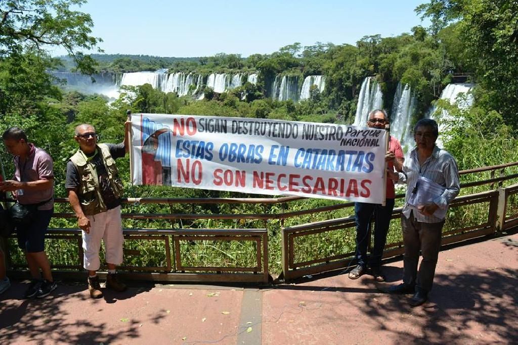 A finales de 2018, "Amigos de los Parques" encabezó una serie de medidas contra el proyecto de "Villa Turística" en el Parque Nacional Iguazú.