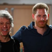 Un rockstar: el príncipe Harry se animó a cantar con Jon Bon Jovi