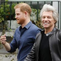 Un rockstar: el príncipe Harry se animó a cantar con Jon Bon Jovi