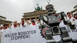 2802_robots_asesinos